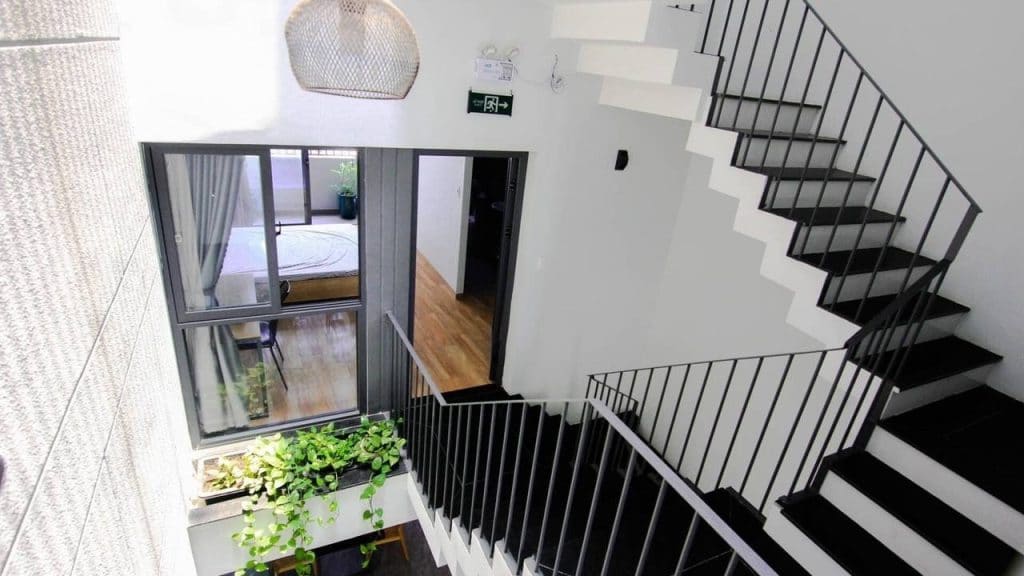 House for rent in Ngu Hanh Son - stair and green