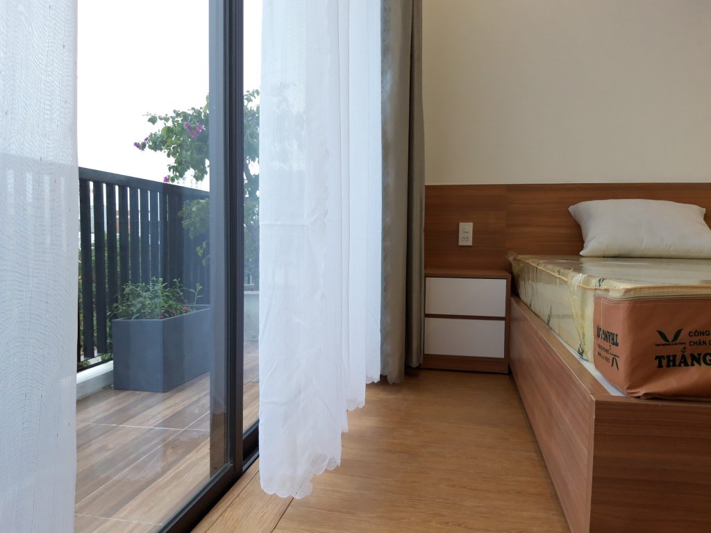 One bedroom for rent in Son Tra - bedroom with balcony