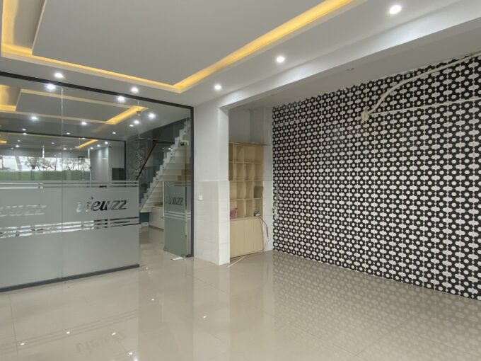 Nice office house for rent, beautiful facade, 140m2, in Hai Chau, Da Nang H207H